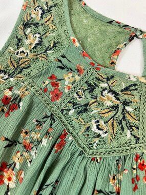 Mason & Belle XL Green Floral Embroidered Lace Boho Keyhole Sleeveless Blouse